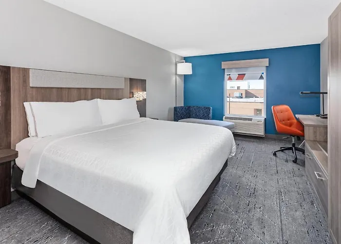 Hotel Express & Chicago-algonquin By Ihg 3*