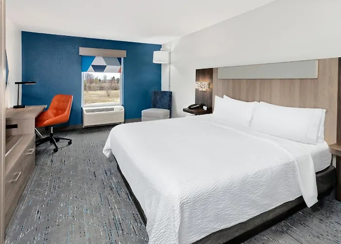 Express & Chicago-algonquin By Ihg Hotel 3*
