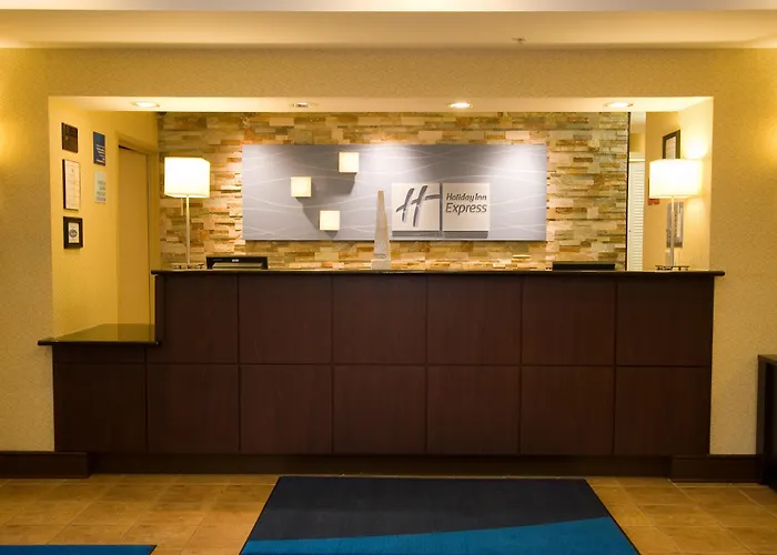 Hotel Express & Chicago-algonquin By Ihg 3*