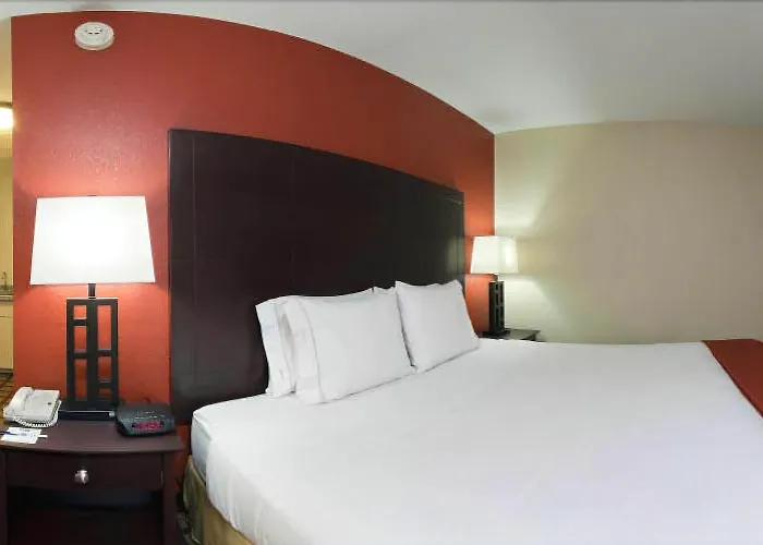 Hotel Express & Chicago-algonquin By Ihg