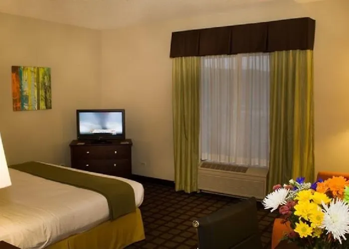 Hotel Express & Chicago-algonquin By Ihg 3*