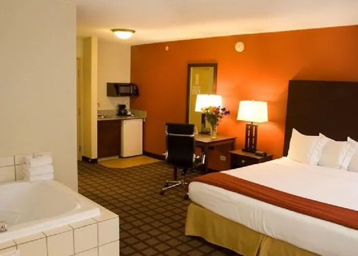 Express & Chicago-algonquin By Ihg Hotel Algonquin
