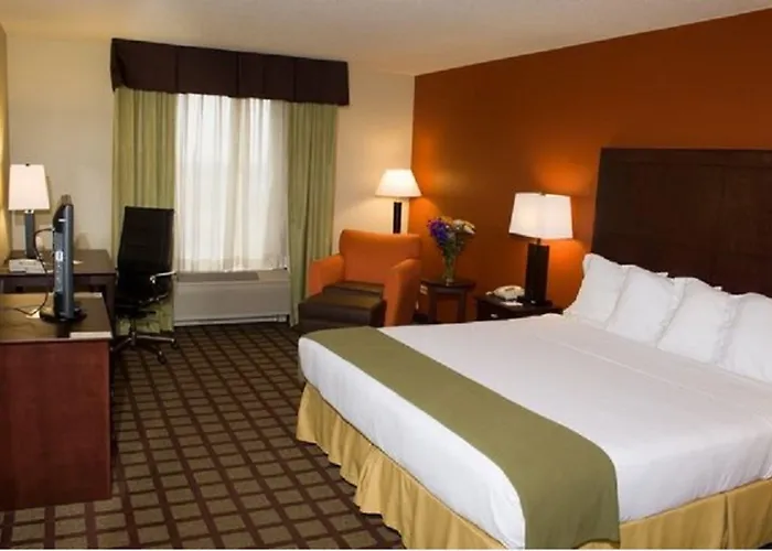 Hotel Express & Chicago-algonquin By Ihg Algonquin
