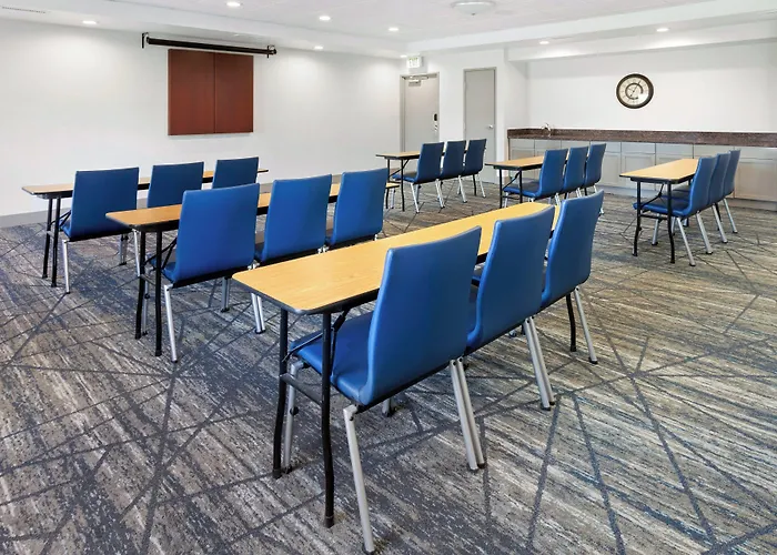 Hotel Express & Chicago-algonquin By Ihg