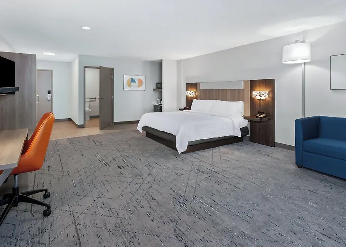 Express & Chicago-algonquin By Ihg