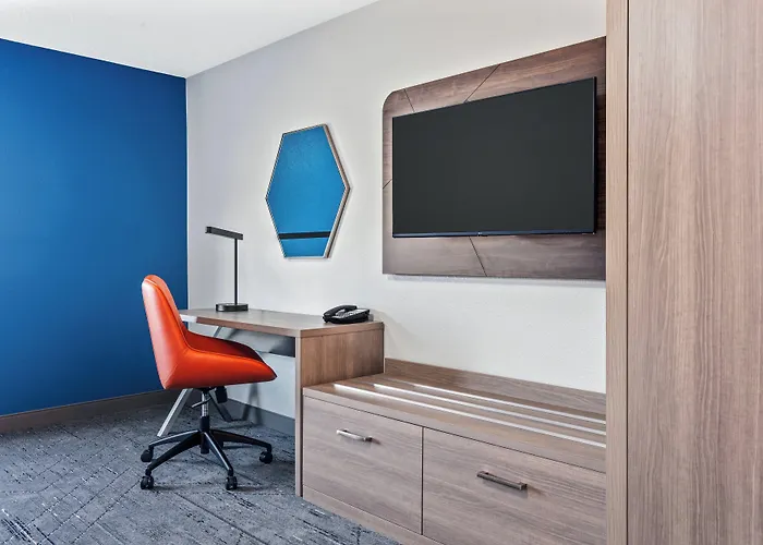 Hotel Express & Chicago-algonquin By Ihg