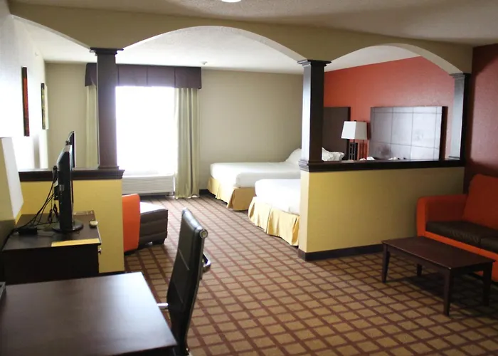 Express & Chicago-algonquin By Ihg Hotel 3*