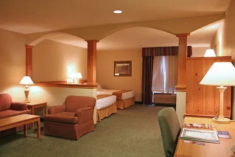 Express & Chicago-algonquin By Ihg Hotel